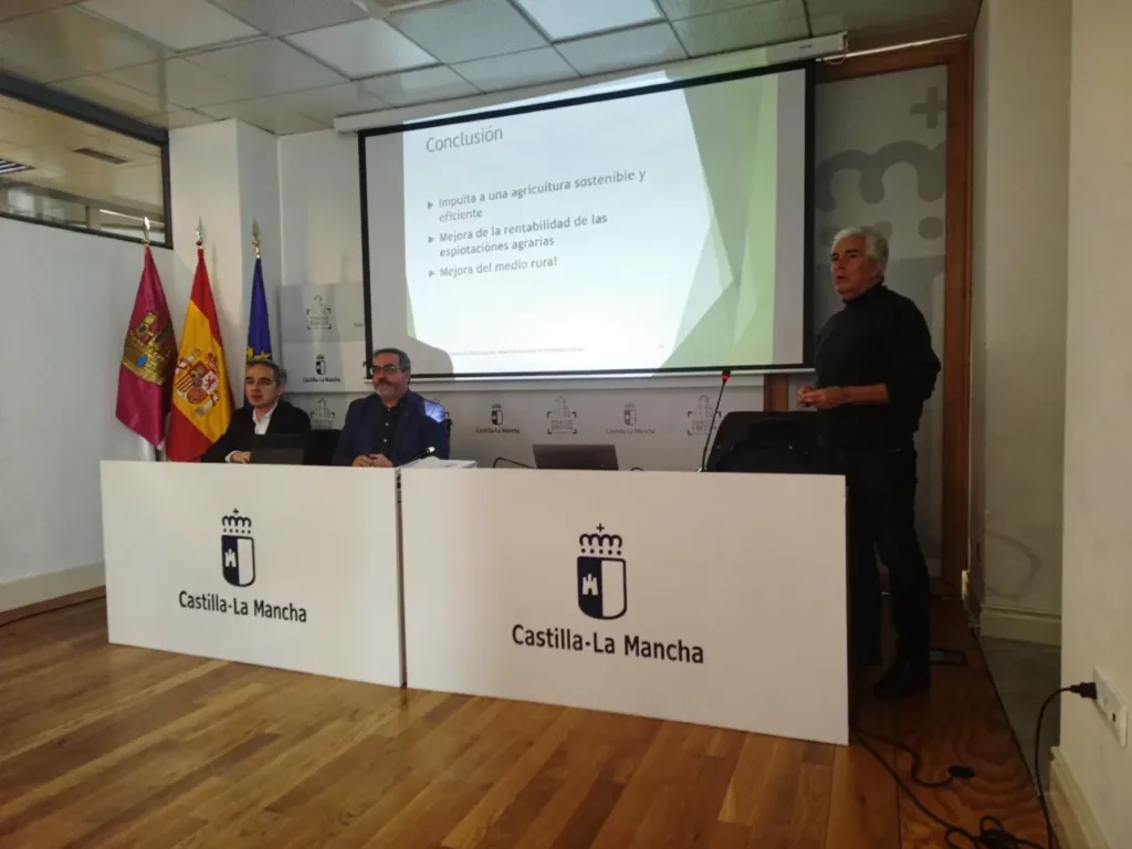 Presentación Bases Reguladoras de la nueva Orden de ayudas a la modernización de regadíos de la JCCM, en el edificio Iberia de Cuenca