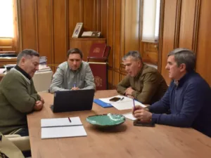 Francisco Javier Turégano, Álvaro Martínez Chana, Sergio Briones y Rodrigo Molina | Reunidos en la Diputación Provincial de Cuenca para recuperar tierras abandonadas para regadío CGRAJ